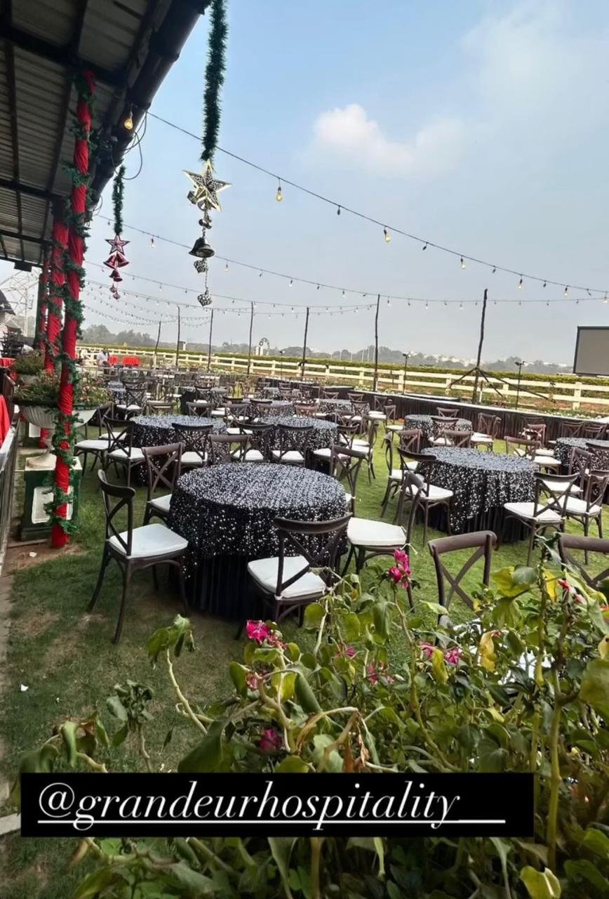 Vegetarian wedding catering buffet setup in Pune